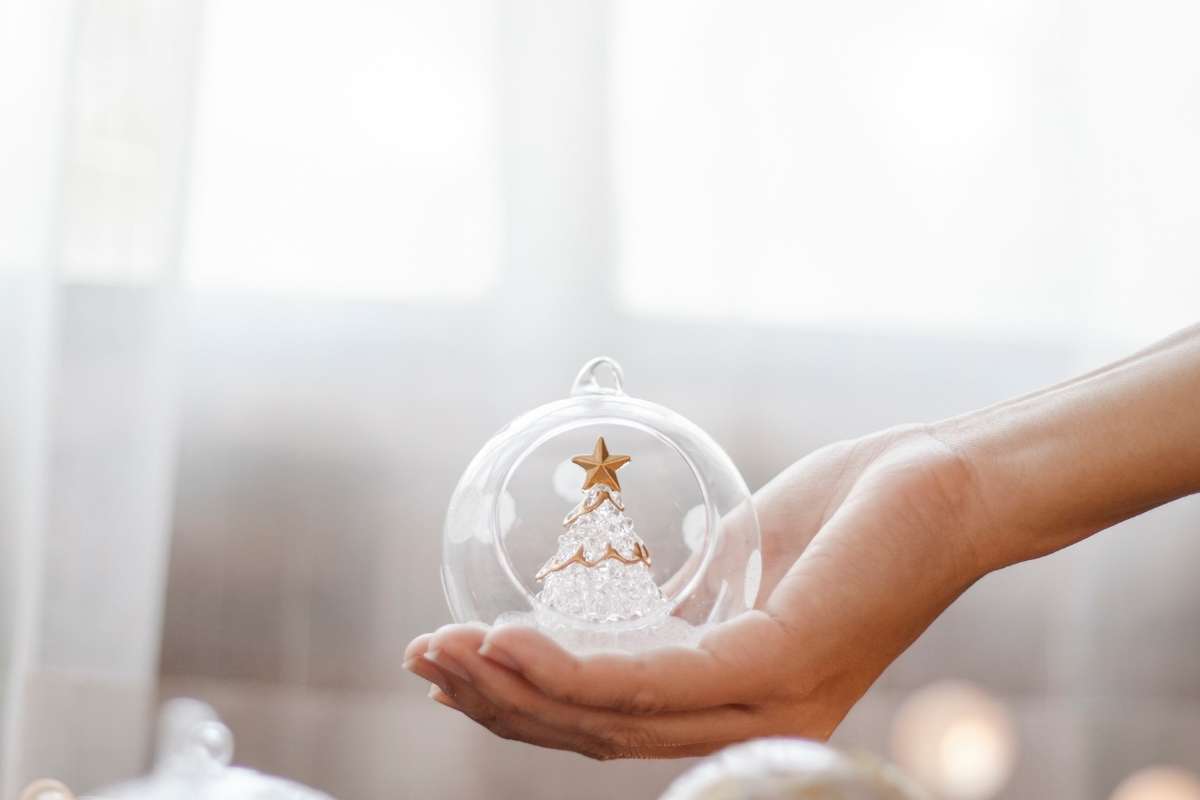 Pourquoi offrir une idée boule Noël personnalisée cette année ?